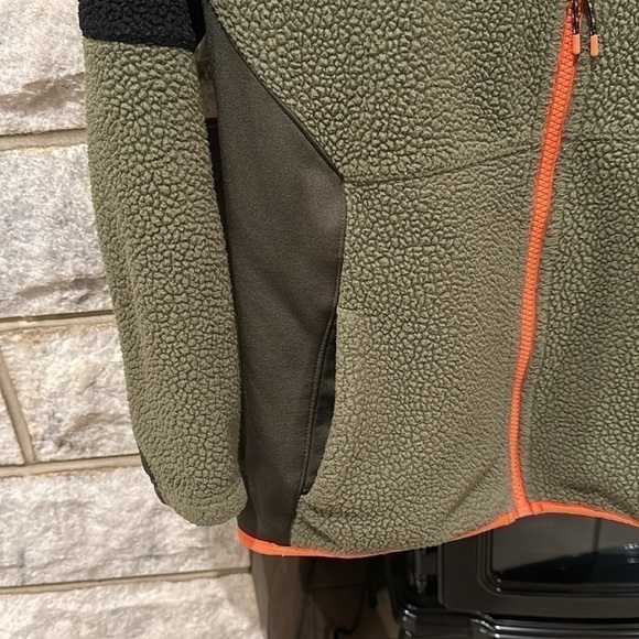 Old Navy Active boys fleece/sherpa zipper jacket size L (10-12) - Picture 4 of 8